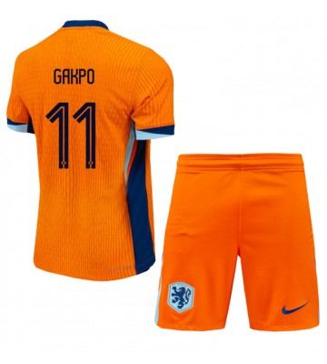 Holland Cody Gakpo #11 Hjemmebanesæt Børn EM 2024 Kort ærmer (+ korte bukser)